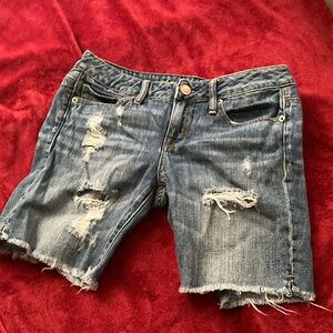American Eagle Sz 0 Mid Length Distressed Denim Shorts